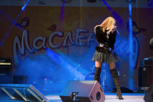 e2292c_c6a48fefc0304e819f26e7f4b36bbdb3~mv2_d_2074_1383_s_2